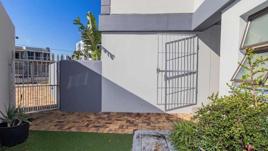 3 Bedroom Property for Sale in Waves Edge Western Cape